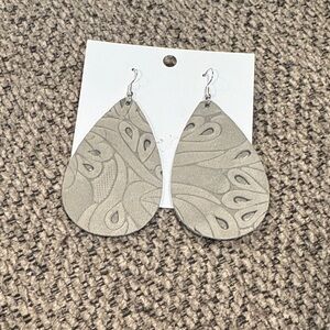 Gray Teardrop Patterned Earrings